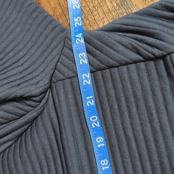 L.L. Bean Airlight Knit Crew Pullover Size XL In Dark Navy Blue Kangaroo Pocket - Picture 6 of 8